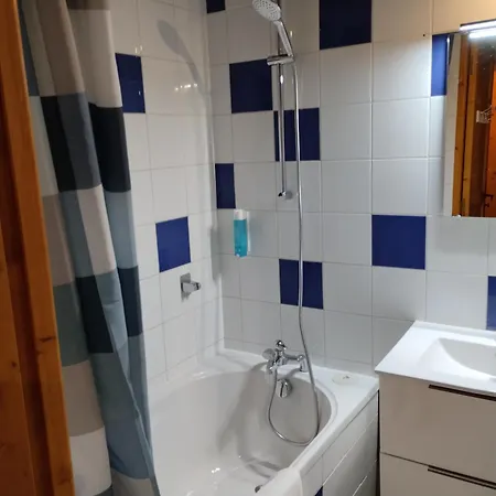 Le 8 Rue Mulet Apartamento Crémieu Exterior foto